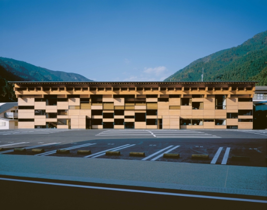 Yusuhara Town Hall, Yusuhara/J, Kengo Kuma & Associates