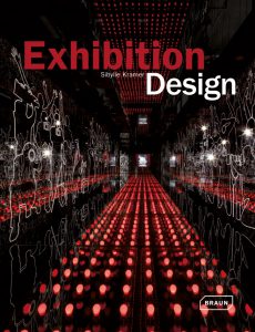 Gutes Ausstellungsdesign ist mehr als eine statische Präsentation von Produkten, Objekten und Ideen. Es muss eine Geschichte erzählen und so zu einem tieferen Verständnis beitragen, indem die Kommunikation und Interaktion zwischen Exponat und Betrachter angeregt wird.