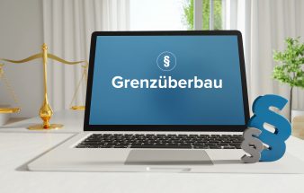 Ist das Überbauen der Grenze des Nachbargrundes zulässig?