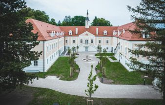 Schloss Haindorf – Vom Barockschloss zum Hotel