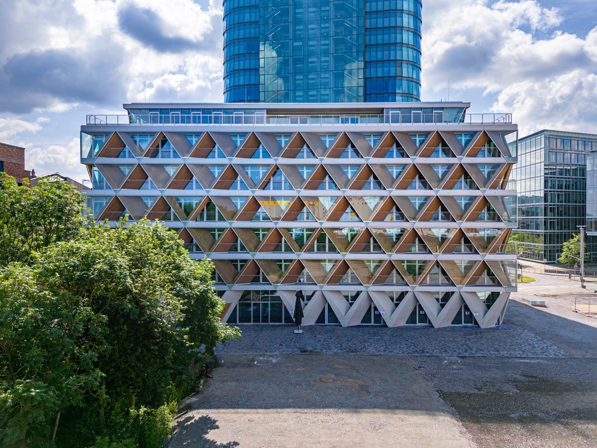 The Cradle – der Name lässt schon erahnen, welches Konzept hinter dem Holzhybridbau von HPP Architekten in Düsseldorf steckt.